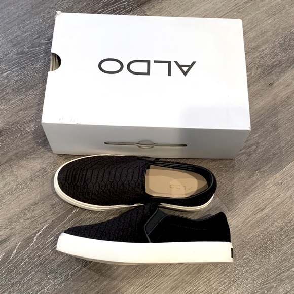 ALDO cadellina - Picture 1 of 2